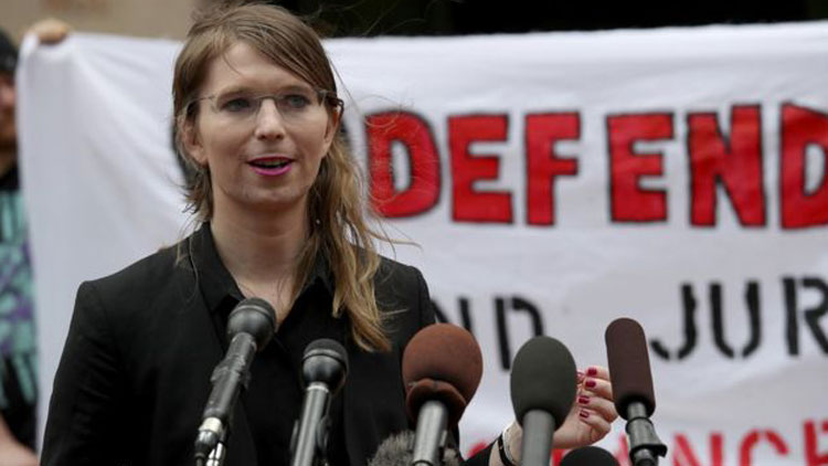 യു.​എ​സ്​ മു​ൻ സൈ​നി​ക ഇ​ൻ​റ​ലി​ജ​ൻ​സ്​ വി​ദ​ഗ്​​ധ ചെ​ൽ​സി മാ​നി​ങ്ങി​ന്​ ജ​യി​ൽ​മോ​ച​നം