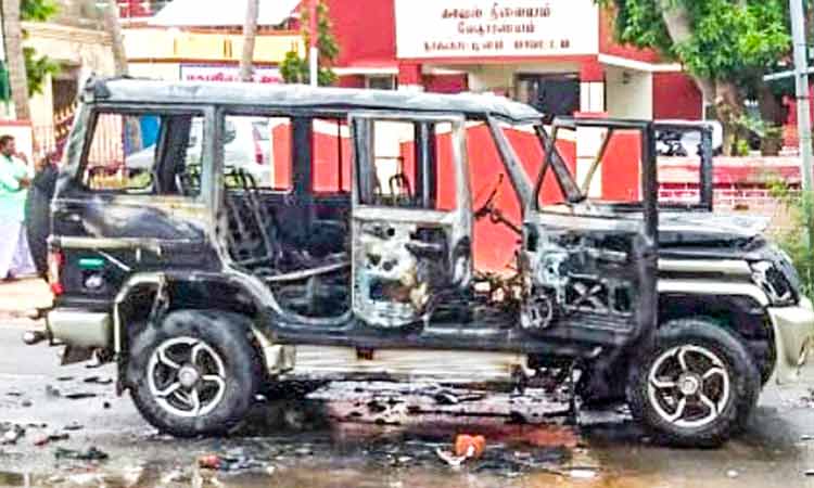 ​േവദാരണ്യത്ത്​ ദലിത്​-മേൽജാതി വിഭാഗങ്ങൾ ഏറ്റുമുട്ടി; അം​ബേ​ദ്​​ക​റി​െൻറ പ്ര​തി​മ ത​ക​ർ​ത്തു