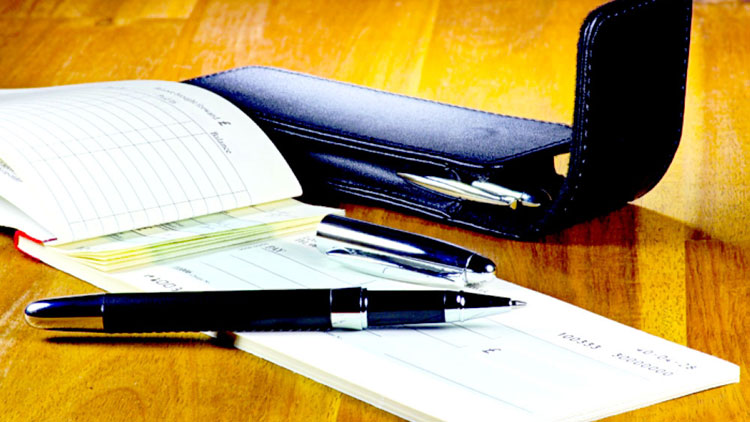 ചെക്കുകൾ കൂട്ടത്തോടെ മടങ്ങുന്നു; കേസുകളിൽ വർധന