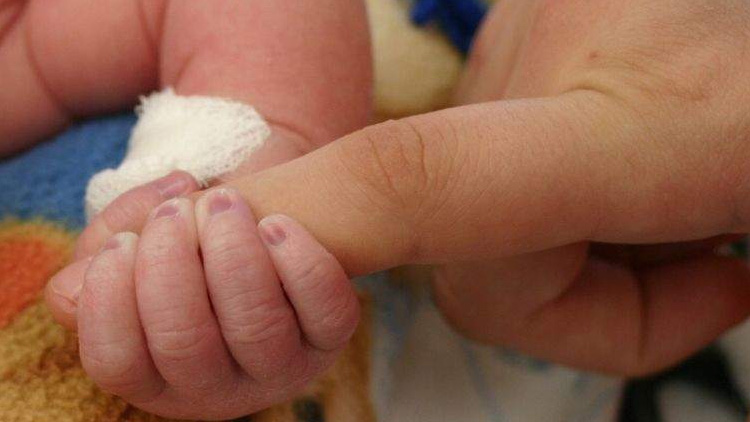 കോവിഡ് ബാധിച്ച് ഒന്നര മാസം പ്രായമായ കുഞ്ഞ് മരിച്ചു