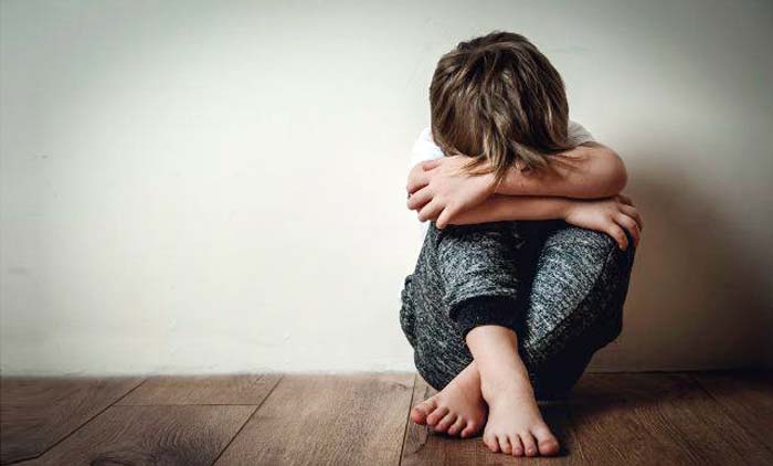 നാ​ലാ​യി​രം ന​ൽ​കാ​നി​ല്ല; വാ​ർ​ഷി​ക  പ​രീ​ക്ഷ​യെ​ഴു​താ​നാ​വാ​തെ ഇ​വി​ടെ ഒ​രു കു​ട്ടി