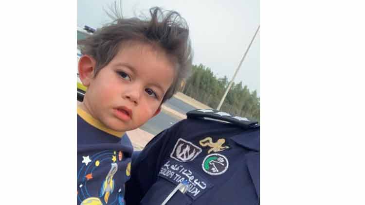 ഈ കുട്ടിയെ അറിയുമോ; പൊലീസുമായി ബന്ധപ്പെടൂ