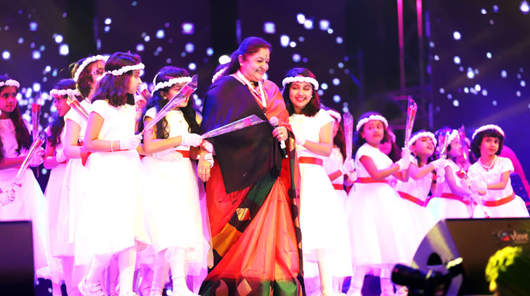 ‘ചി​ത്ര​വ​ർ​ഷ​ങ്ങ​ൾ’ പെയ്​തിറങ്ങിയ രാത്രി