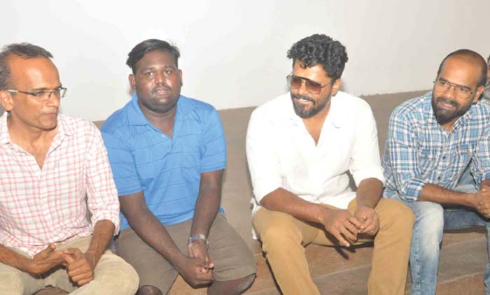 ഹരേഷ് ഇനി നടക്കും; സുഡാനി സിനിമ പ്രവർത്തകർ നൽകുന്ന കൃത്രിമ കാലുമായി