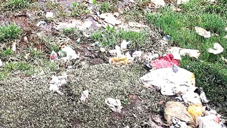 ഇരുമലപ്പടി കവലയിൽ  ശുചിമുറി മാലിന്യം തള്ളി