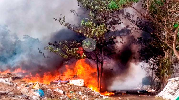 പറവൂർ നഗരസഭ മാലിന്യകേന്ദ്രത്തിൽ  വൻ തീപിടിത്തം