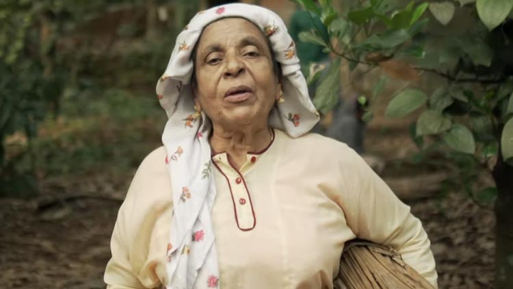 ‘കടലാസ് ചോദിച്ച് വന്നത് ഇങ്ങളാ... ഒന്ന് പോയിനെടാ അവിടുന്ന്...’ -VIDEO