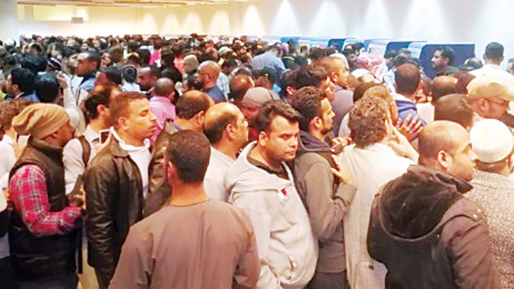 സിവിൽ ​ഐഡി വിതരണ കേന്ദ്രത്തിൽ വൻ തിരക്ക്​