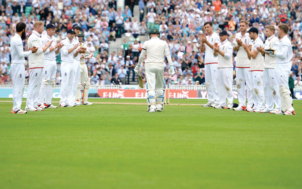 മാനം കാക്കാന്‍ ആസ്ട്രേലിയ പൊരുതുന്നു