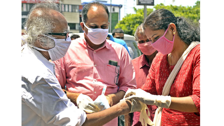 ശുചീകരണ ദൗത്യത്തിൽ കൈകോർത്ത്​ കേരളം 