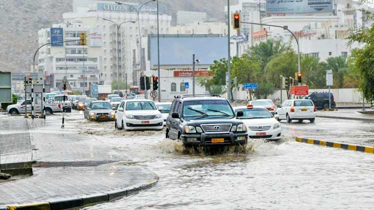 ഒമാനിൽ പലയിടത്തും മഴ; ശക്തിപ്പെടാൻ സാധ്യത