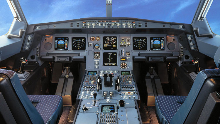 കോക്പിറ്റിലെ കൺട്രോൾ പാനലിലേക്ക് കോഫി മറിഞ്ഞു; വിമാനം അടിയന്തിരമായി ഇറക്കി