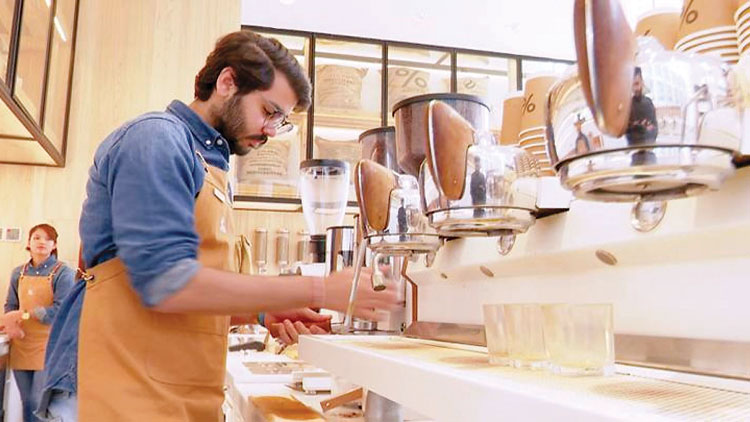 കാ​പ്പി​യു​ണ്ടാ​ക്ക​ലാ​ണ്​ കു​വൈ​ത്തി യു​വാ​ക്ക​ളു​ടെ ഹ​രം