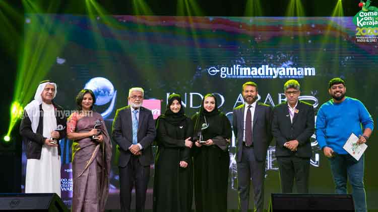 ഷാർജയുടെ ഹൃദയത്തിൽ തൊട്ട് കമോൺ കേരളക്ക് ​െകാടിയിറക്കം