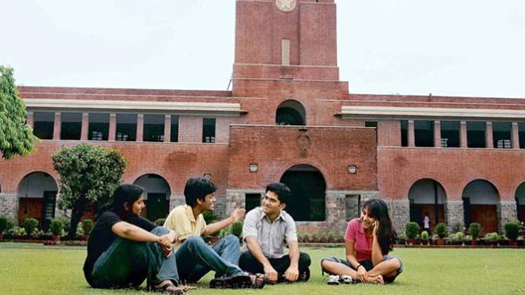 കോളജുകൾ സെപ്​റ്റംബറിൽ തുറന്നാൽ മതിയെന്ന്​ യു.ജി.സി സമിതി