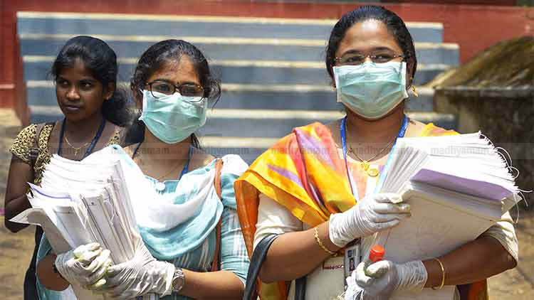 എസ്​.എസ്​.എൽ.സി, പ്ലസ്​ടു പരീക്ഷകളിൽ മാറ്റമില്ല