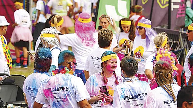 നിറങ്ങളിൽ നീരാടി ദോഹ