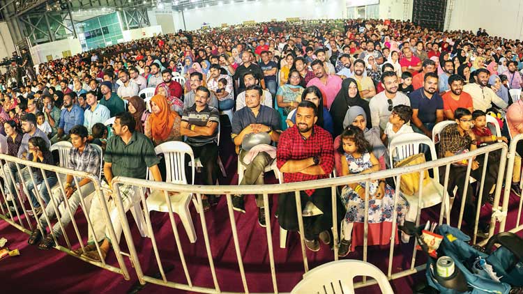 കമോൺ കേരളയിൽ ജനപ്രവാഹം