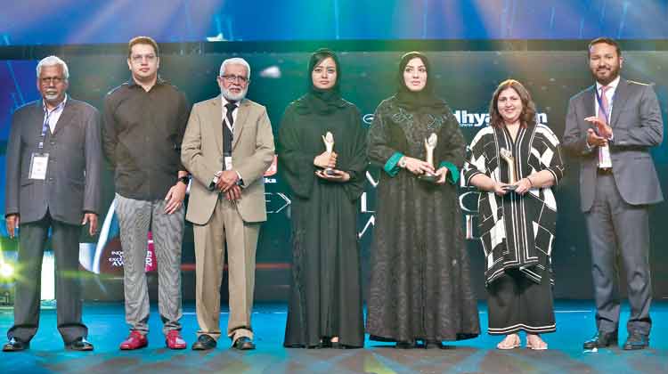 come on kerala women award