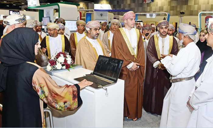 ‘കോ​മെ​ക്​​സ്​’ പ്ര​ദ​ർ​ശ​ന​ത്തി​ന്​ തു​ട​ക്കം