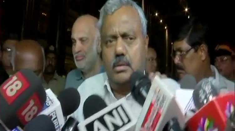 രാ​ജി പി​ൻ​വ​ലി​ക്കി​ല്ല; ഞങ്ങൾ ഒറ്റക്കെട്ട് -വിമത എം.എൽ.എമാർ