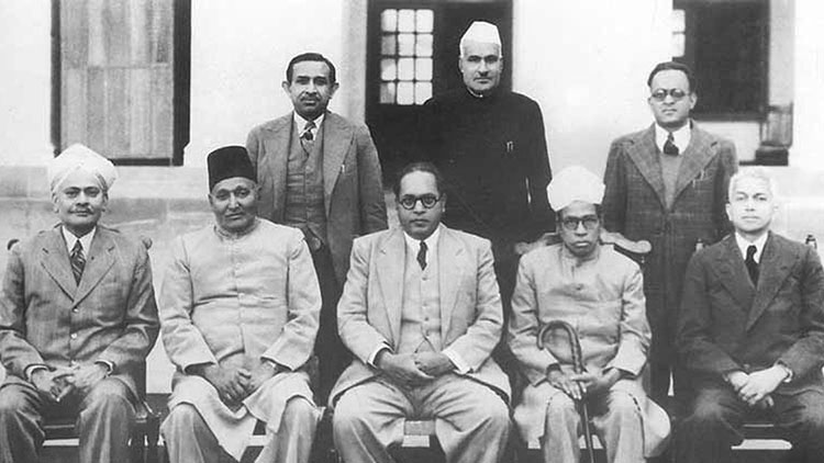 ഭ​ര​ണ​ഘ​ട​ന നി​ർ​മാ​ണ​വും പൗ​ര​ത്വ നി​യ​മ​വും