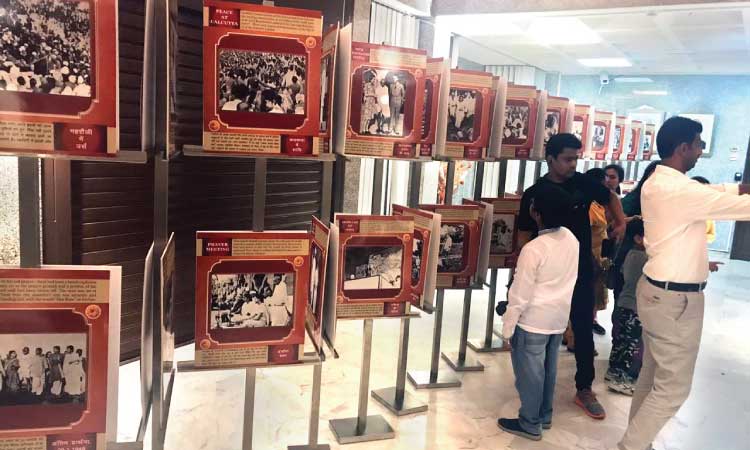 അപ്പോൾ ഗാന്ധിജിയെ കൊന്നതാരാണ്​ സർ?