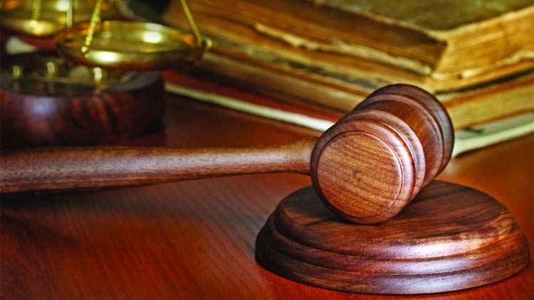 തൊ​ഴി​ൽ  നി​യ​മ​ങ്ങ​ൾ  പാ​ലി​ച്ചി​ല്ലെ​ങ്കി​ൽ ന​ട​പ​ടി