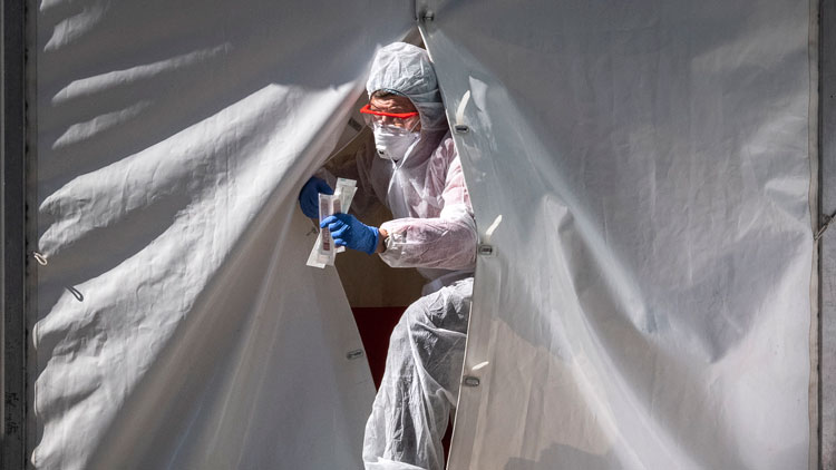 മരണ നിരക്കിൽ ഇറ്റലിക്കൊപ്പം ബ്രിട്ടൻ;  റഷ്യയിൽ അതിവേഗം പടരുന്നു 