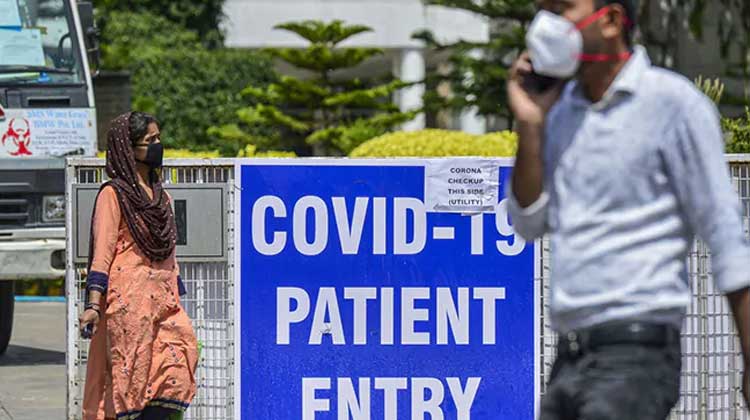 ആദ്യം കോവിഡ്​ നെഗറ്റീവ്​; മൂന്നാം ഘട്ടത്തിൽ പോസിറ്റീവ്​;  ആശുപത്രിവിട്ട രോഗികളെ തിരിച്ചെത്തിച്ചു