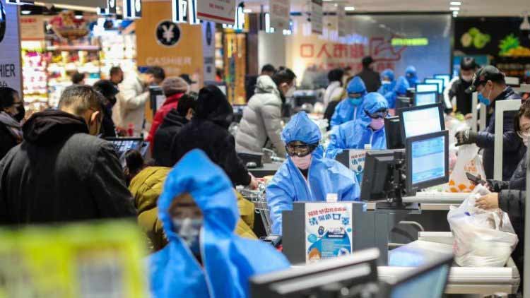 24 മണിക്കൂർ കർഫ്യൂ എന്ന് പ്രചാരണം; സൂപ്പർ മാർക്കറ്റുകളിൽ വൻ തിരക്ക്​