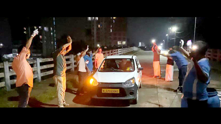 അ​തി​ജീ​വ​ന വ​ഴി​യി​ൽ ഉ​ളി​യ​ന്നൂ​ർ-​കു​ഞ്ഞു​ണ്ണി​ക്ക​ര ദ്വീ​പ് നി​വാ​സി​ക​ൾ