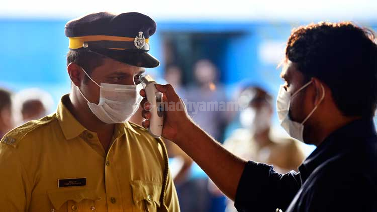 കോവിഡ്​ പ്രതിരോധം വെല്ലുവിളി; ആശങ്കയായി ആളൊഴുക്ക്​