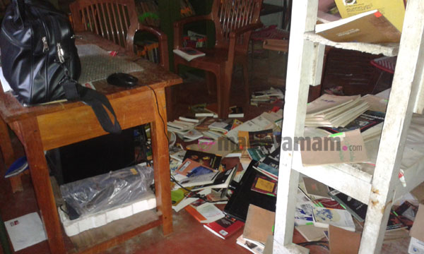 പയ്യന്നൂരില്‍ സി.പി.എം വായനശാലക്കുനേരെ ആക്രമണം