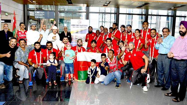 ഒ​മാ​ൻ ക്രി​ക്ക​റ്റ് ടീ​മി​ന് ആ​വേ​ശോ​ജ്ജ്വ​ല സ്വീ​ക​ര​ണം