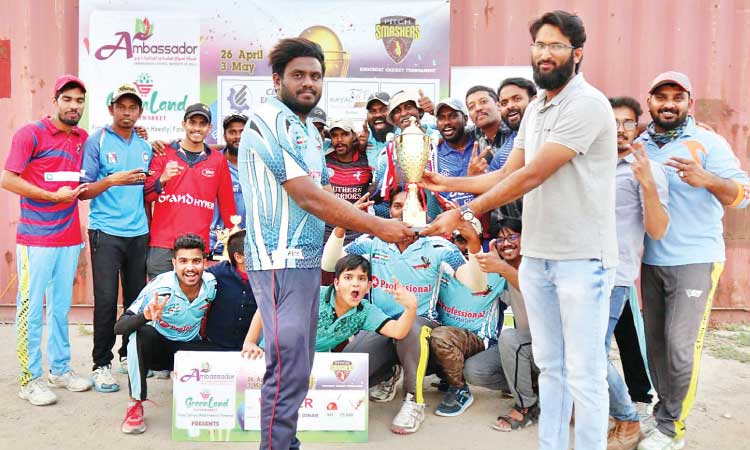 ക്രി​ക്ക​റ്റ്​ ടൂ​ർ​ണ​മെൻറ്​: ഫൈ​റ്റേ​ഴ്​​സി​ന്​ കി​രീ​ടം