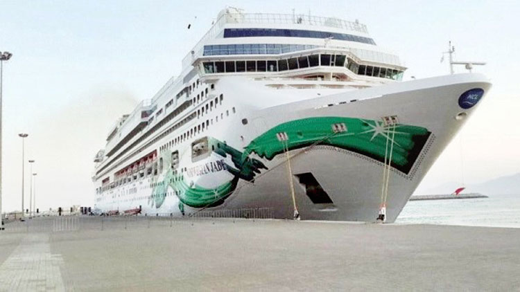 ഒമാനോട്​ ഇഷ്​ടം കൂടി ക്രൂയിസ്​ കപ്പലുകൾ