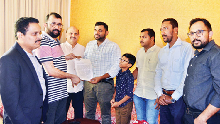 പ്രവാസി പ്രശ്നങ്ങൾ: സ്​പീക്കർക്ക് നിവേദനം നൽകി