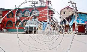 സ്ഥിതി അതീവ ഗുരുതരം; ​ആ​ലു​വ​യി​ൽ ക​ർ​ഫ്യൂ