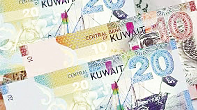 കു​വൈ​ത്തിൽ എ.​ടി.​എ​മ്മി​ലെ നോ​ട്ടു​ക​ൾ അ​ണു​മു​ക്ത​മാ​ക്കി