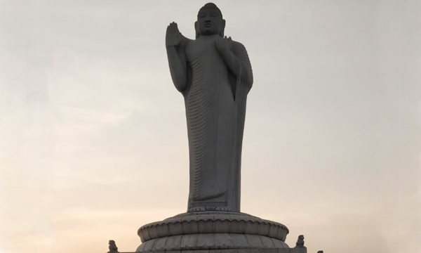 dalailma-statue