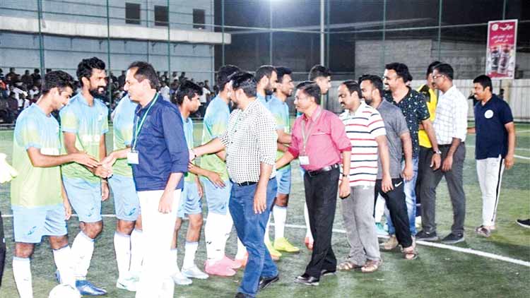 ഡി​ഫ സൂ​പ്പ​ര്‍ ക​പ്പ്: ഇ.​എം.​എ​ഫ് റാ​ക്ക​യും ദാ​റു​സ്സി​ഹ യൂ​ത്ത് ക്ല​ബും ഫൈ​ന​ലി​ല്‍