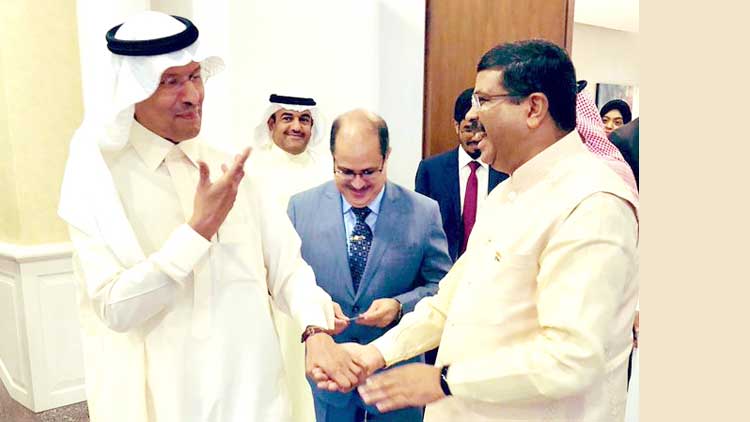 കേന്ദ്ര പെ​േ​ട്രാളിയം മന്ത്രി ധർമേന്ദ്ര പ്രധാൻ സൗദിയിൽ
