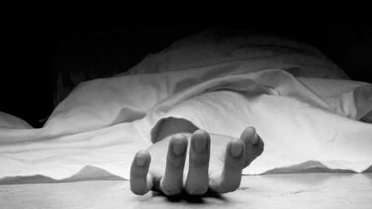 മദ്യ​ വിലക്ക്:  ശീ​ത​ള​പാ​നീ​യ​ത്തി​ൽ ഷേ​വി​ങ്​ ലോ​ഷ​ൻ ക​ല​ർ​ത്തി ക​ഴി​ച്ച്​ ര​ണ്ടു​മ​ര​ണം