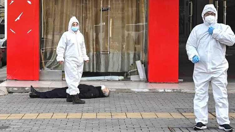 സാ​ർ​സി​നെ​യും ക​ട​ത്തി​വെ​ട്ടി കൊ​റോ​ണ