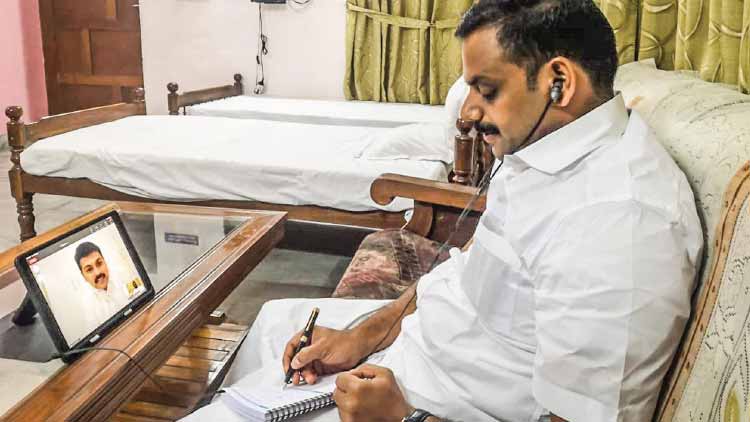 പ്രവാസികളുടെ സങ്കടം ഓൺലൈനിൽ ഒഴുകി; എം.പി കേട്ടിരുന്നു, മൂന്നേകാൽ മണിക്കൂർ