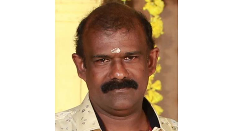 കാറിടിച്ച് ബൈക്ക് യാതികന്‍ മരിച്ചു