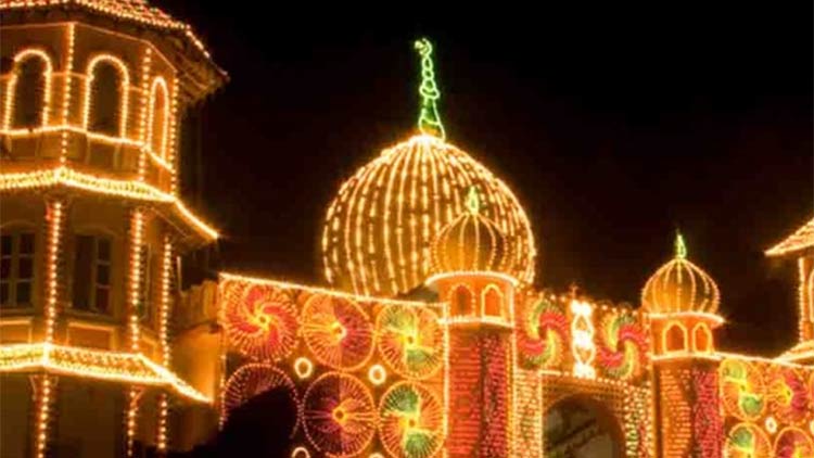 decorated-mosque
