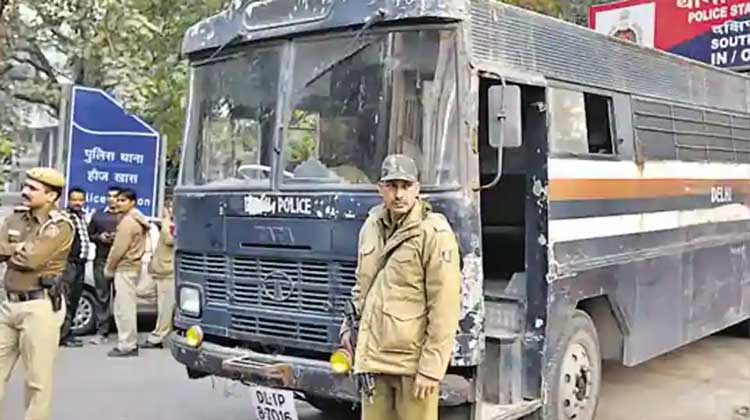 കോവിഡ്​ ദ്രുത പരിശോധന: ഡൽഹിയിൽ 25 പൊലീസ്​ വാനുകൾ മൊബൈൽ ലാബുകളാക്കും