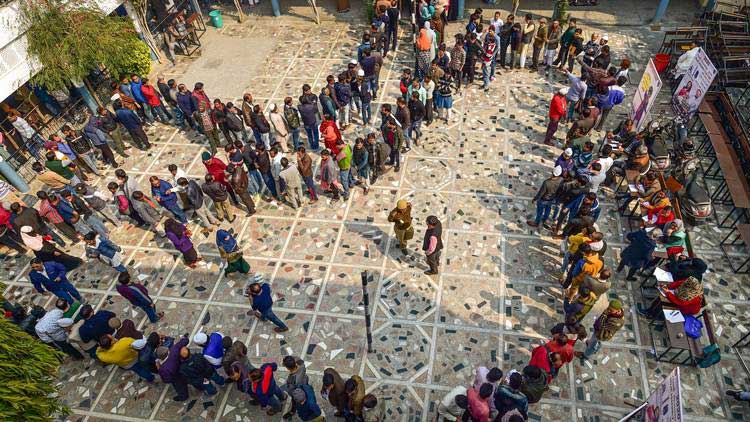 ഡൽഹി തെരഞ്ഞെടുപ്പ്​: 61.46 ശതമാനം പോളിങ്